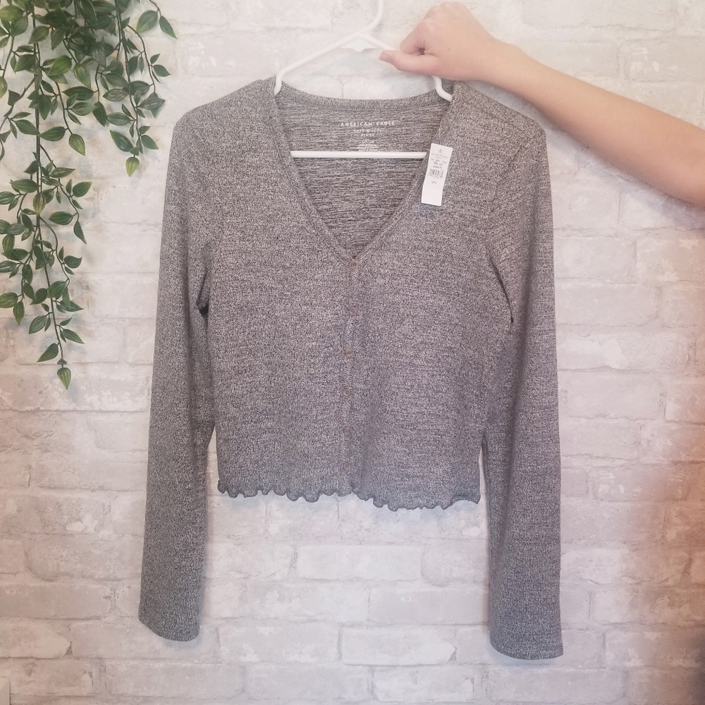 American Eagle *NEW* Cropped Soft & Sexy Shirt